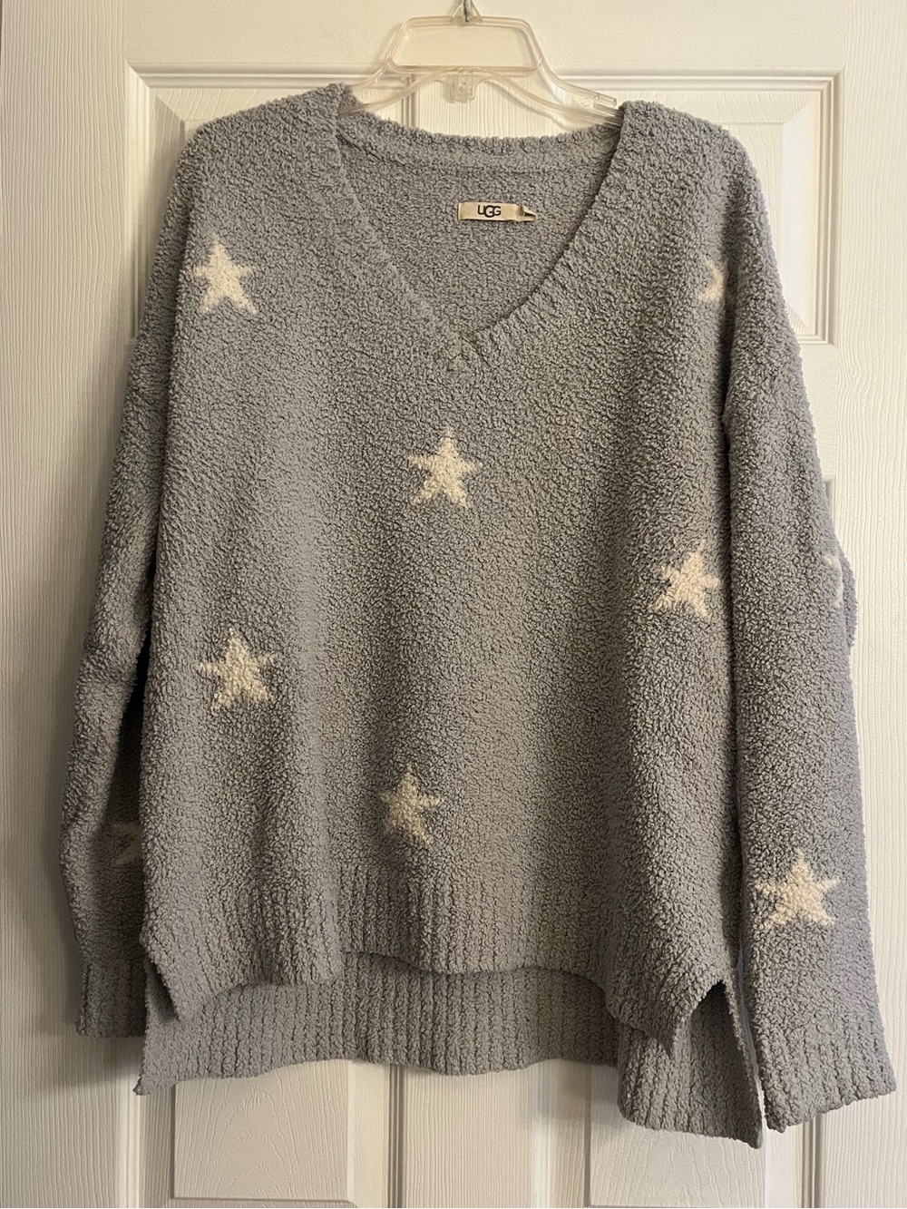 UGG Women's Gray V-Neck Pull Over Star Sweater